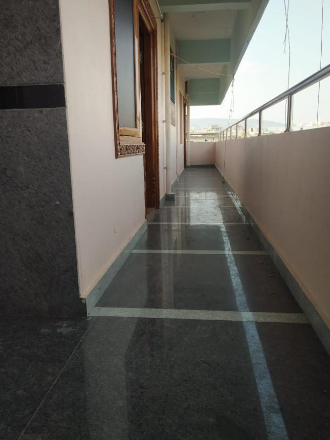 Sls Homestay - Luxury Ac Service Apartments 1Bhk, 2Bhk, 3Bhk - Direct Flyover To Alipiri Tirumala Gate - Walk To Ps4 Pure Veg Restaurants, Supermarkets - Near To National Highway & Padmavathi Amma Temple - Modular Kitchen, Living Room -Free Superfast Tirupati Exterior foto