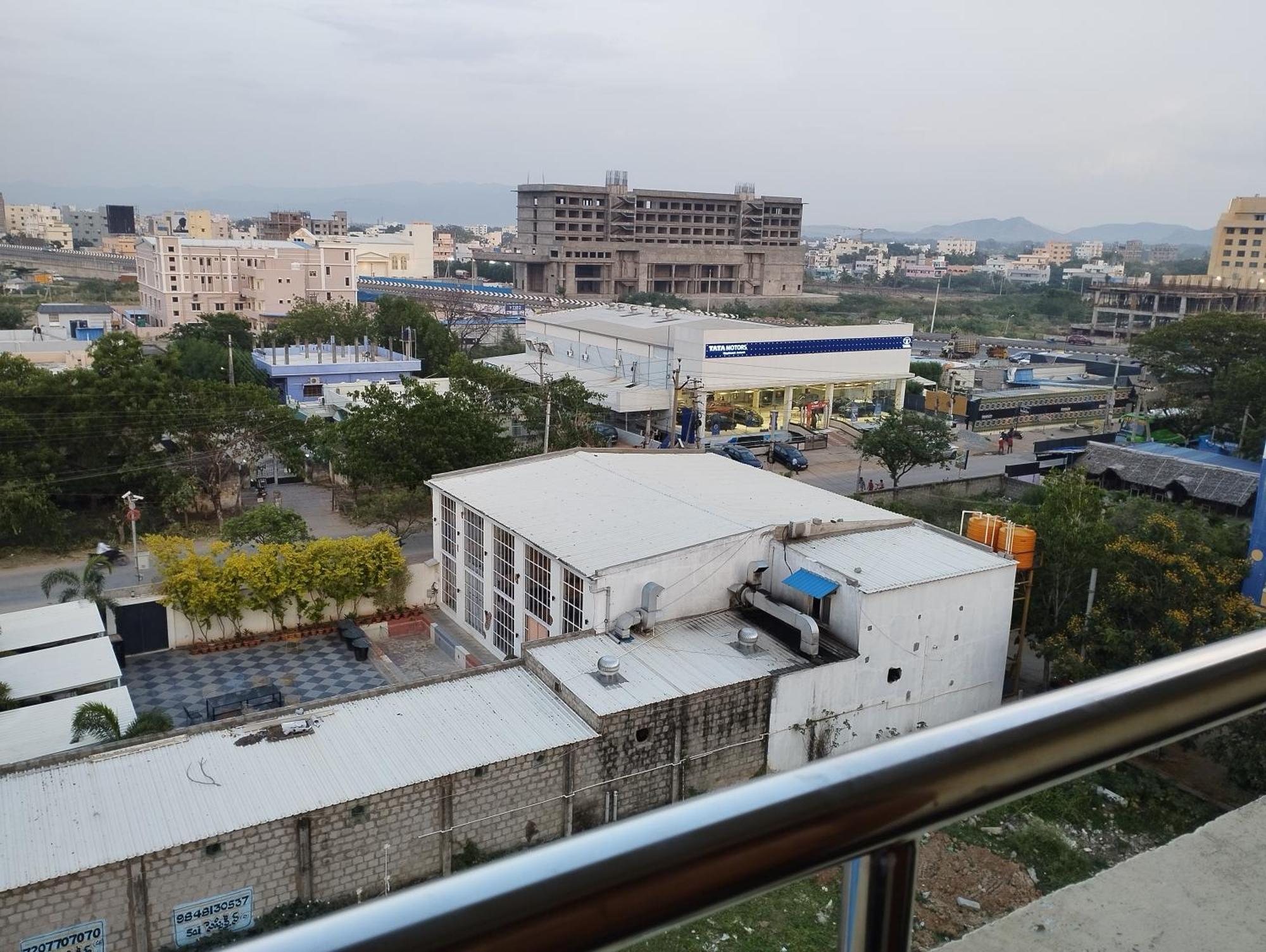 Sls Homestay - Luxury Ac Service Apartments 1Bhk, 2Bhk, 3Bhk - Direct Flyover To Alipiri Tirumala Gate - Walk To Ps4 Pure Veg Restaurants, Supermarkets - Near To National Highway & Padmavathi Amma Temple - Modular Kitchen, Living Room -Free Superfast Tirupati Exterior foto